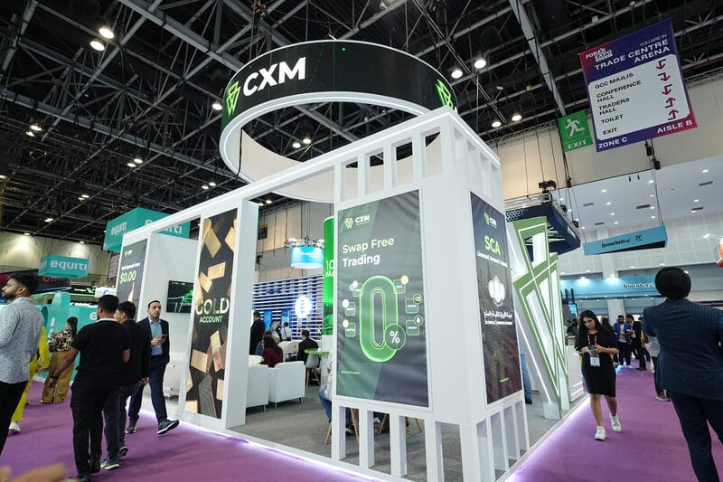 มุมมองกว้างของบูธนิทรรศการ CXM